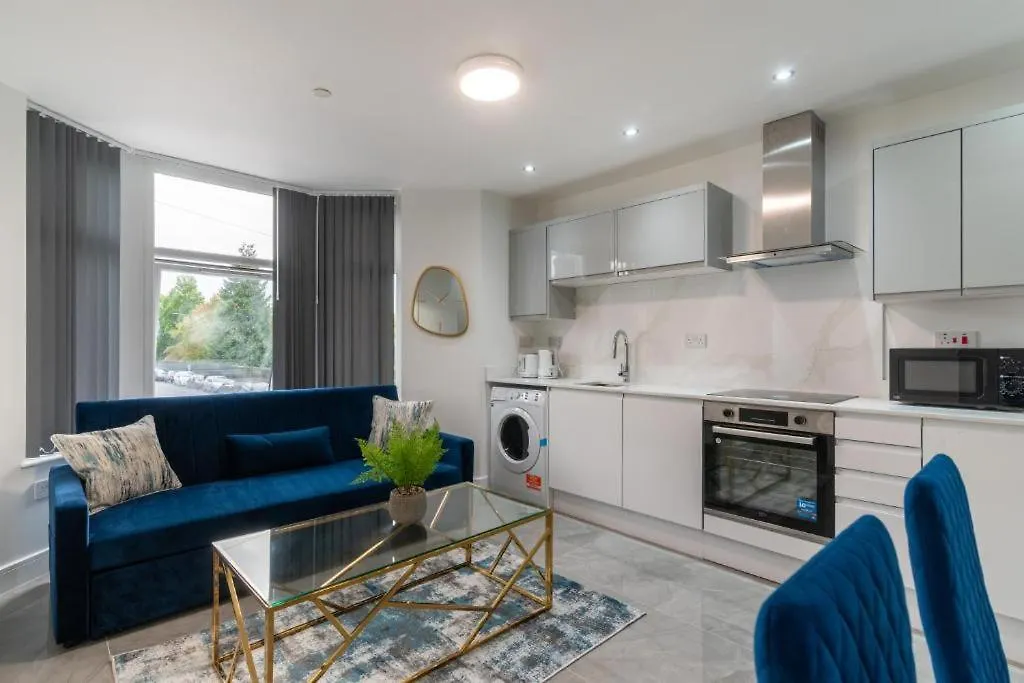 Modern Living Apartments - In カーディフ